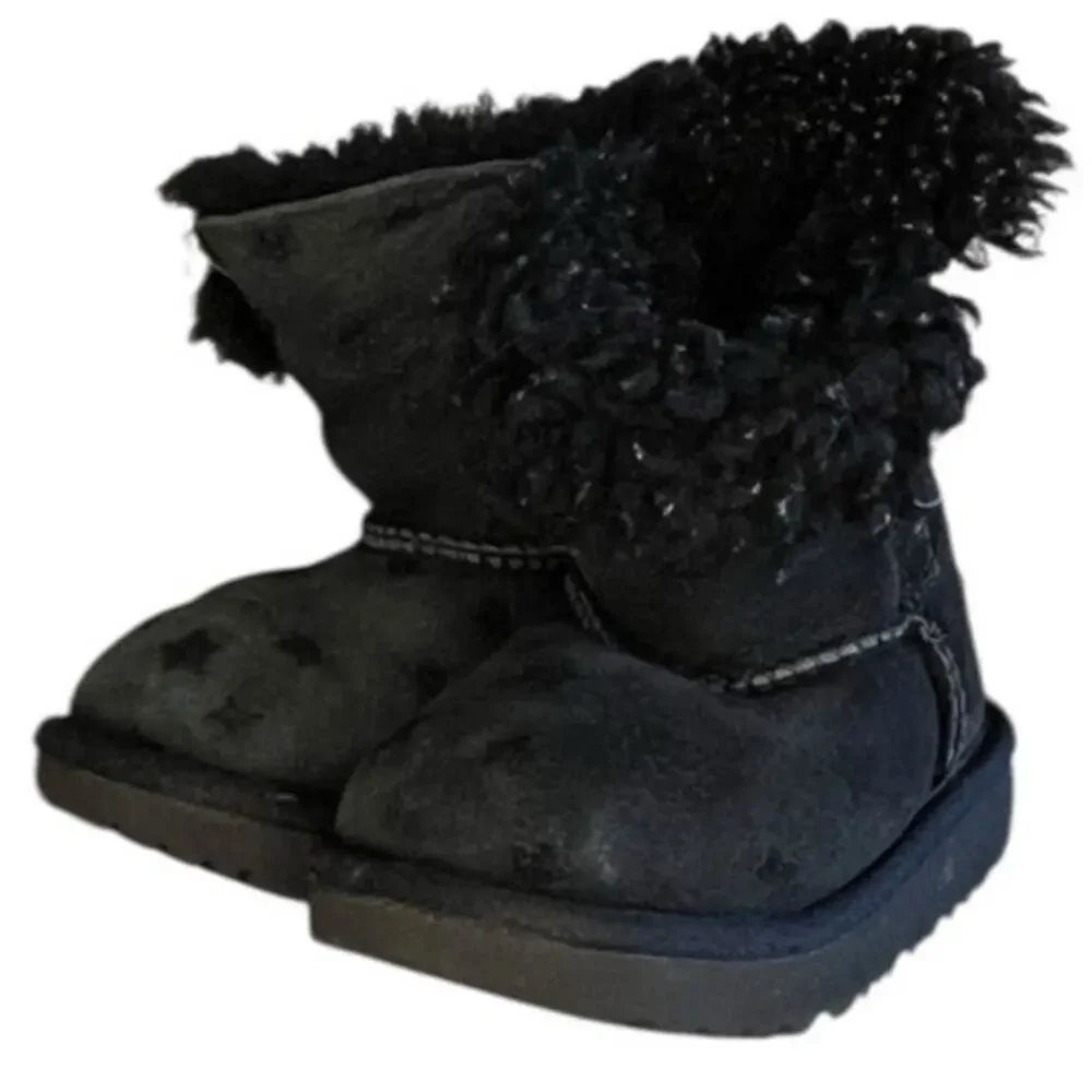 Girls UGG Bailey Button II Star Suede Faux Fur Lined Snow Boot Size 6 Black
